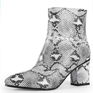 🆕 Snake Print Faux Leather Ankle Booties | Size 7 | Pointed Toe and zipper